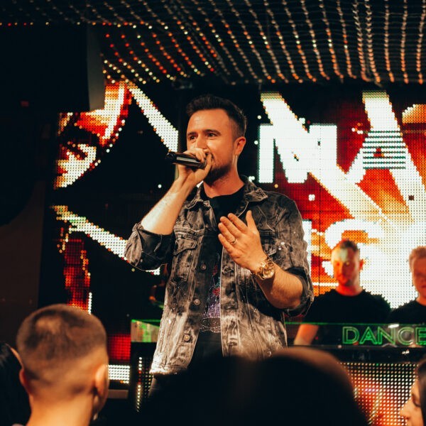 KSIĘŻNICZKI NA SALONACH – MARIO BISCHIN