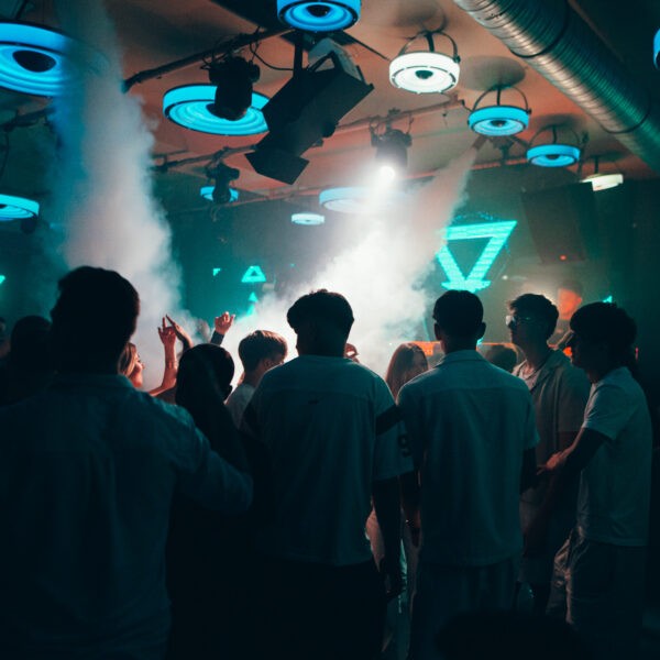 WHITE PARTY